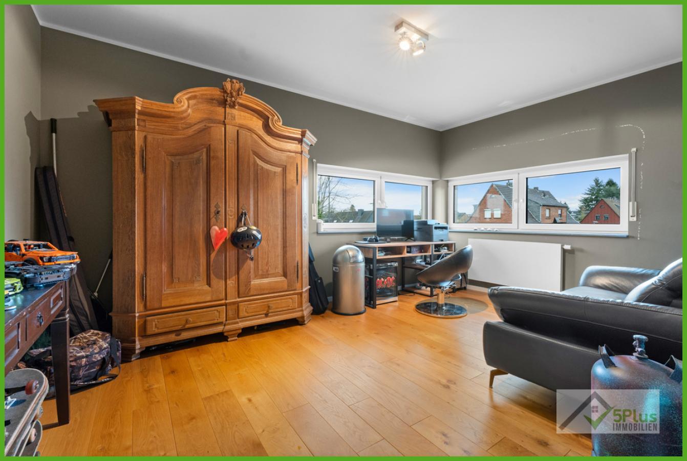 5Plus Immobilien Peter Dondorf Immobilen Einfamilienhaus mit Gewerbehalle Aachen Brand