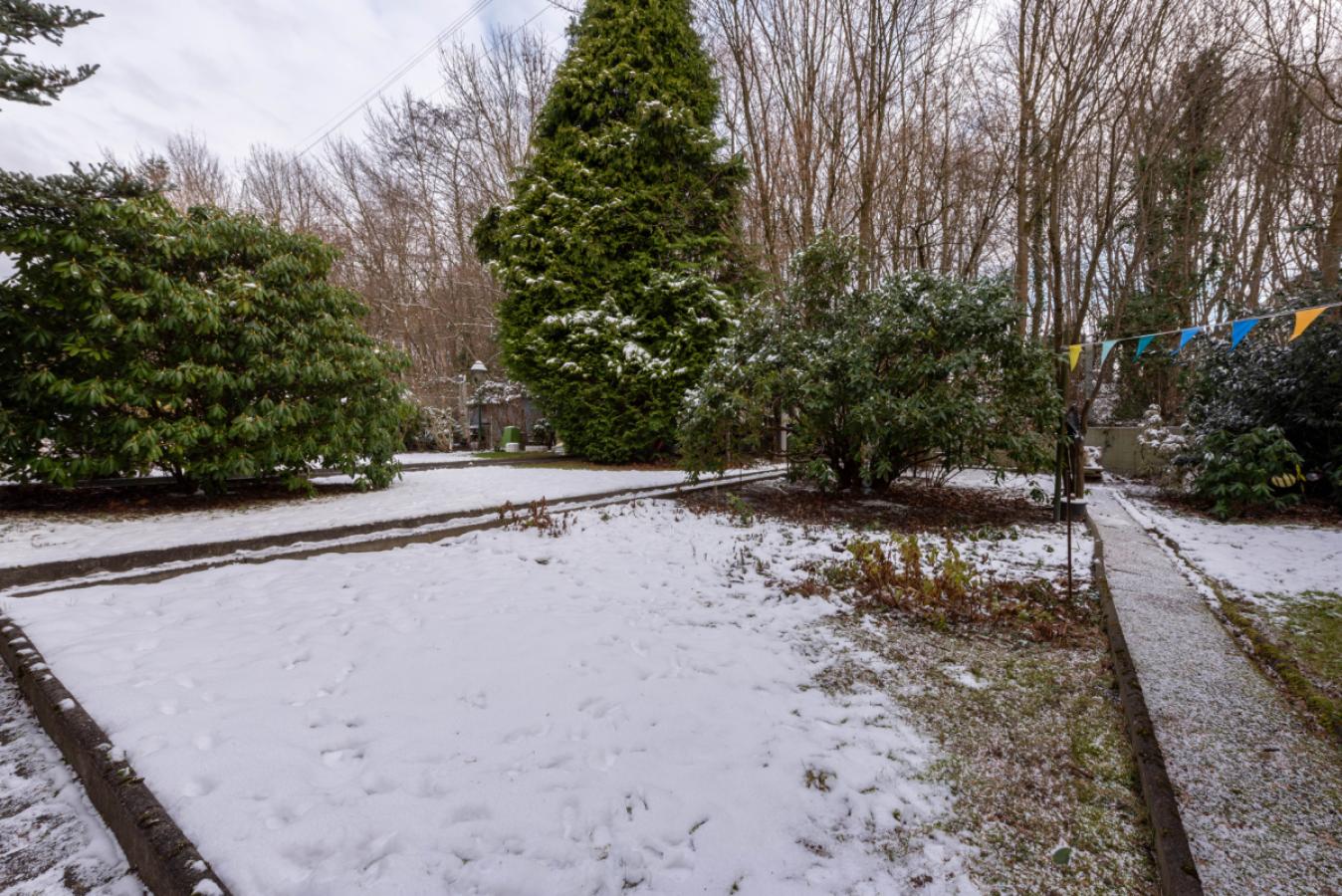 Gartenfläche zur Wohnung 