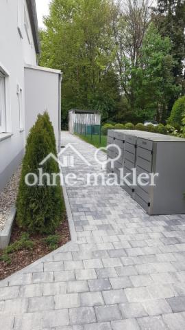 Hauszugang / Mülltonnen