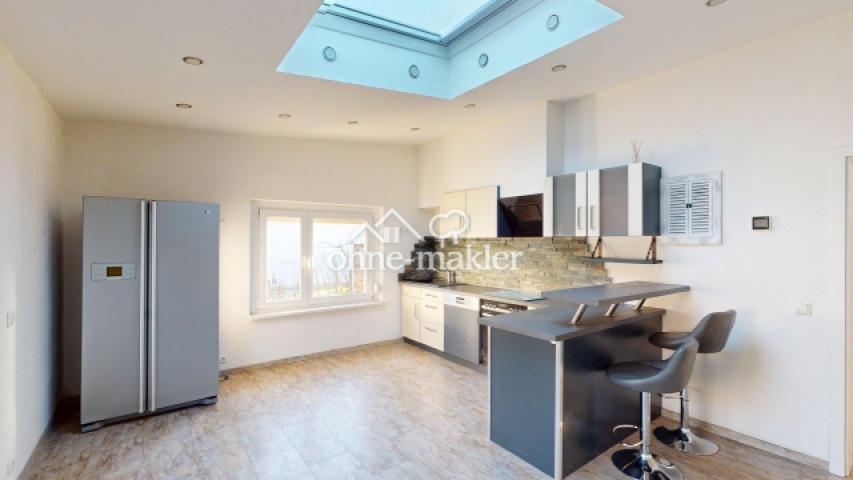 Küche mit Dachfenster