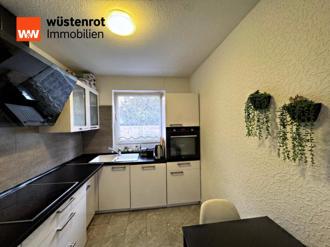 Moderne Essküche inklusive