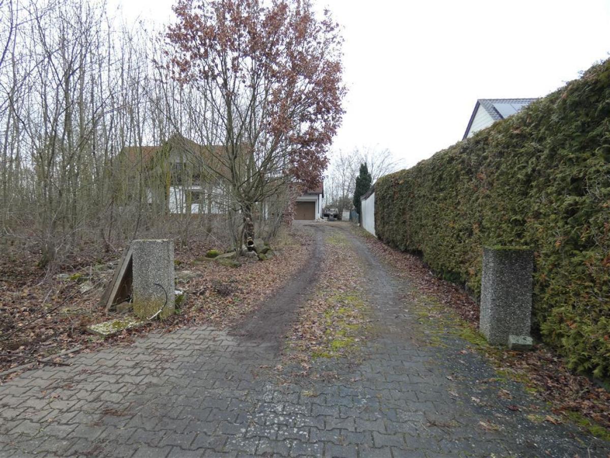 pompöse Einfahrt möglich