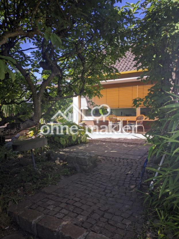 Terrasse (Blick aufs Haus)