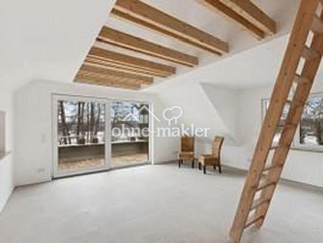 Wohnzimmer offener Dachstuhl