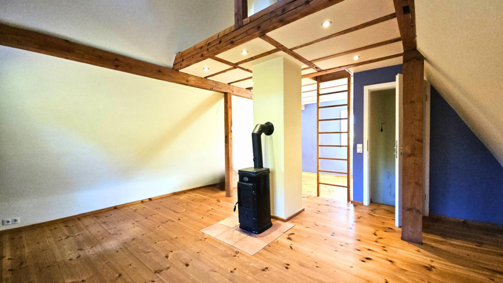 Arbeiten-, Schlafen unterm Dach 