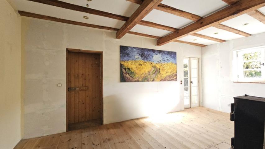 Schlafen-, Gästezimmer mit Zugang zum späteren Badezimmer