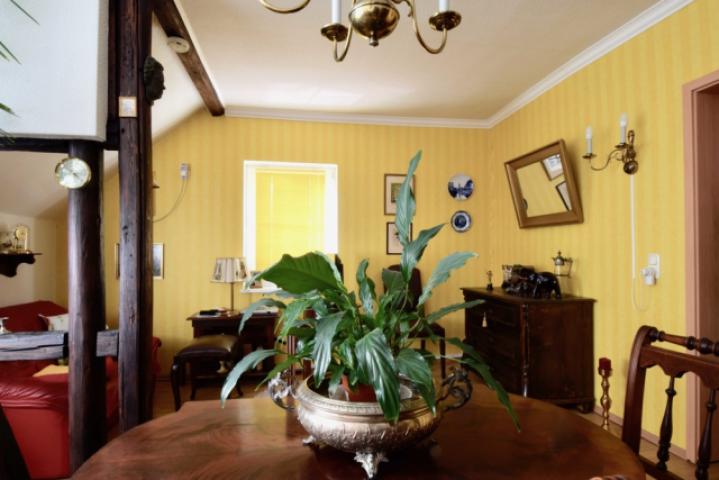 Wohnzimmer mit Fachwerk