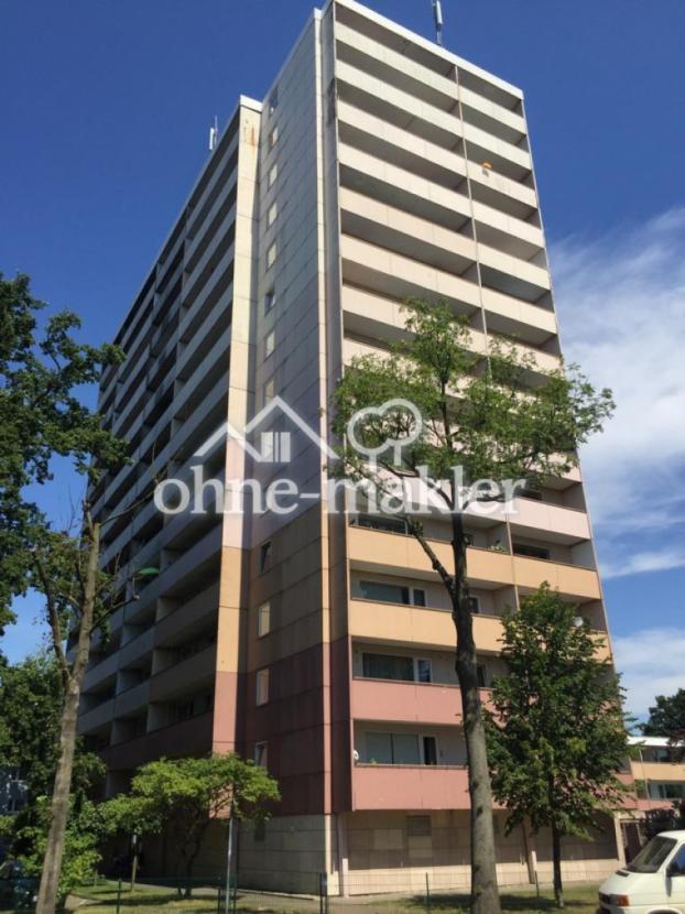 Wohnungen und Garagen