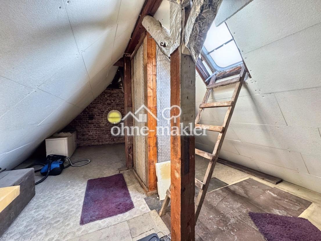 Blick in den Spitzboden