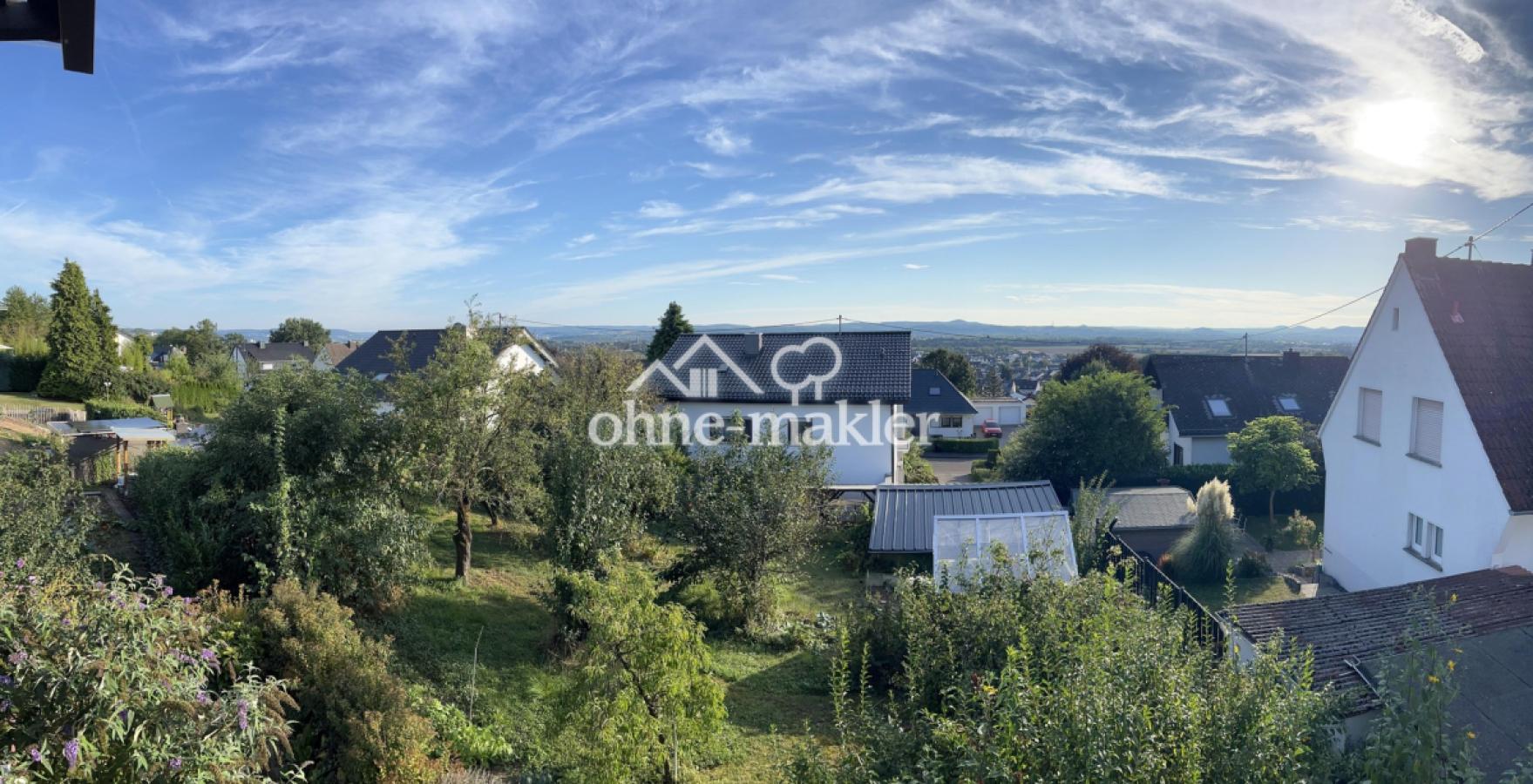 Weitsicht vom Balkon OG