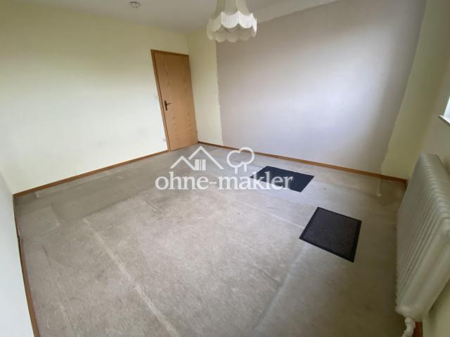 Schlafzimmer Blick zur Türe