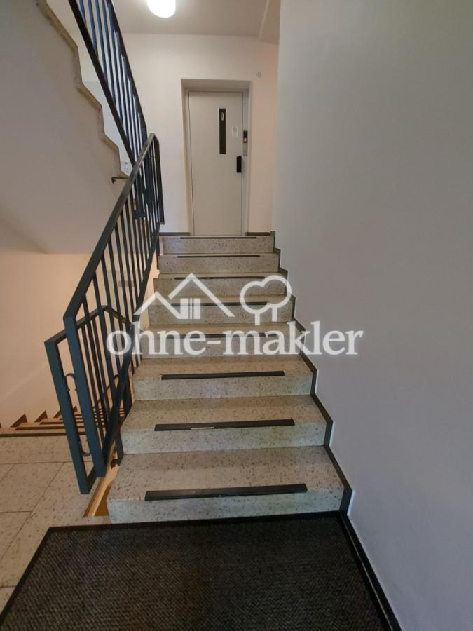 Hauiseingang EG zu 1. OG