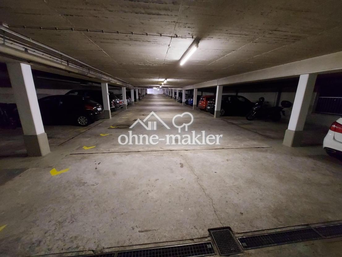 Große Tiefgarage