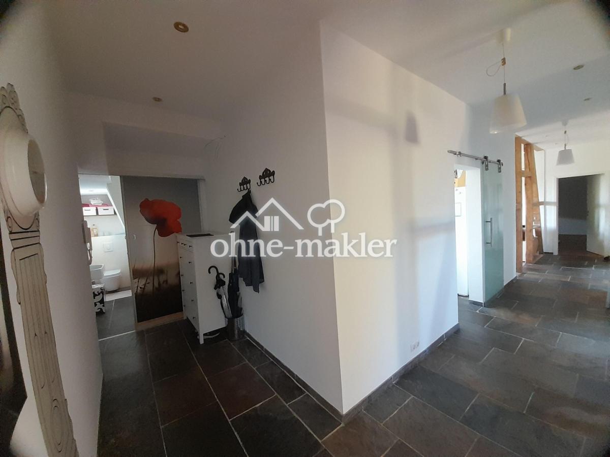 Wohnungseingang mit 2. Bad