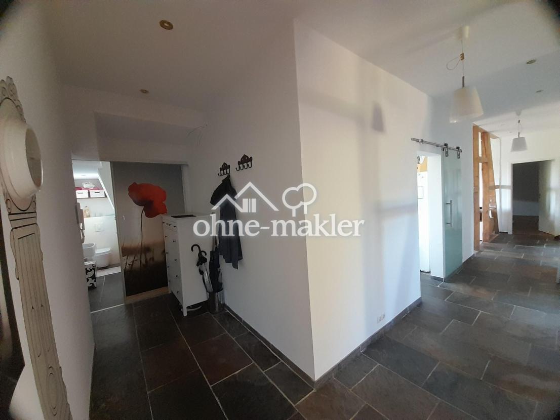 Wohnungseingang mit 2. Bad