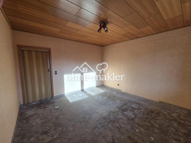 das andere Schlaf-/Kinderzimme