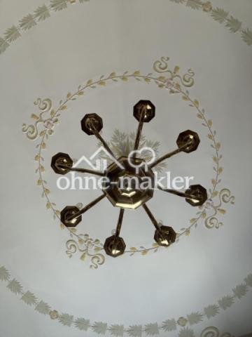 Kronleuchter/Stuckdecke