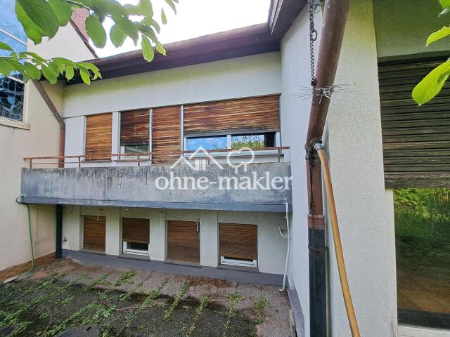 Balkon aus Gartenperspektive