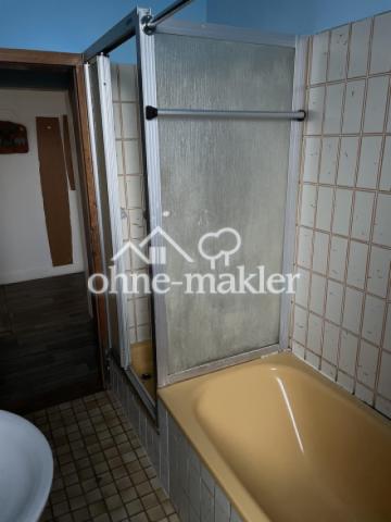 Bad EG (renovierungsbedürftig)