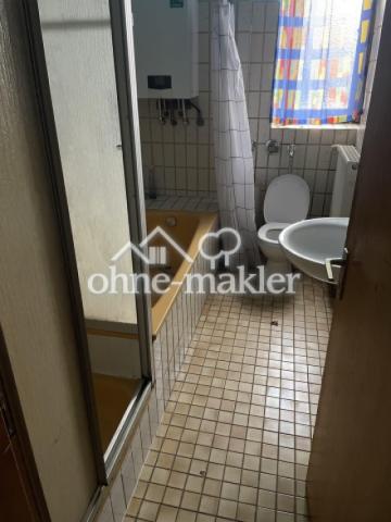 Bad EG (renovierungsbedürftig)