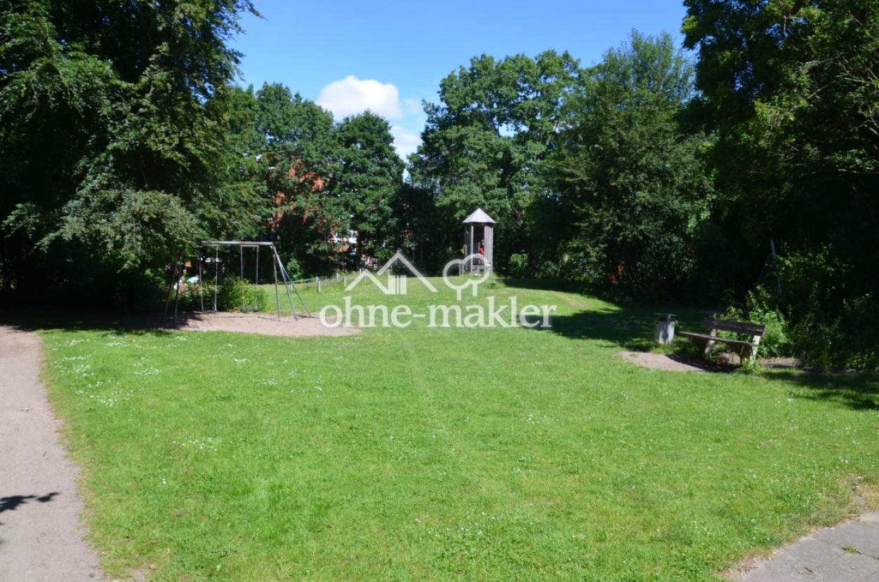 Park im Anschluss an das Haus