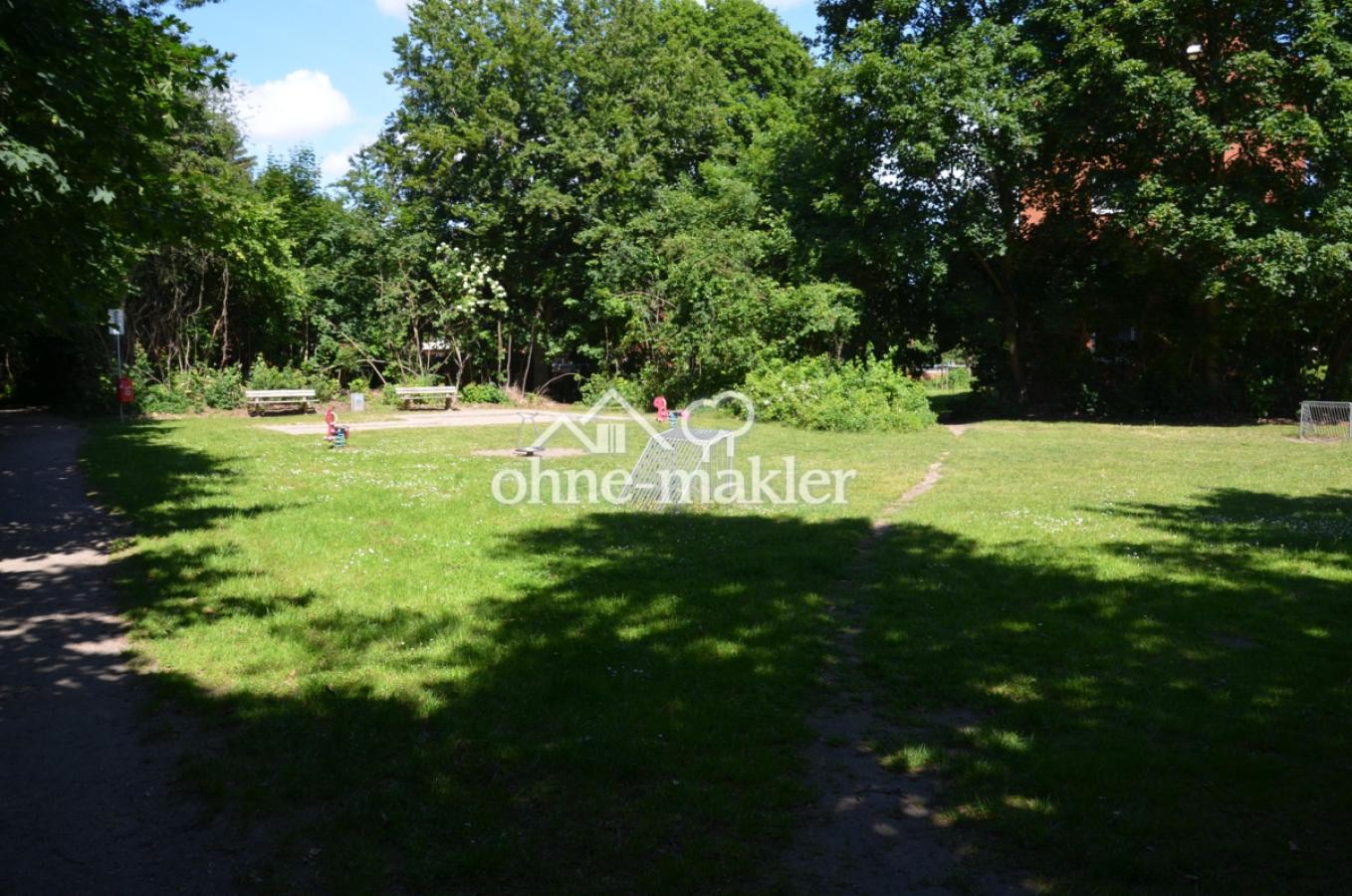 Park im Anschluss an das Haus