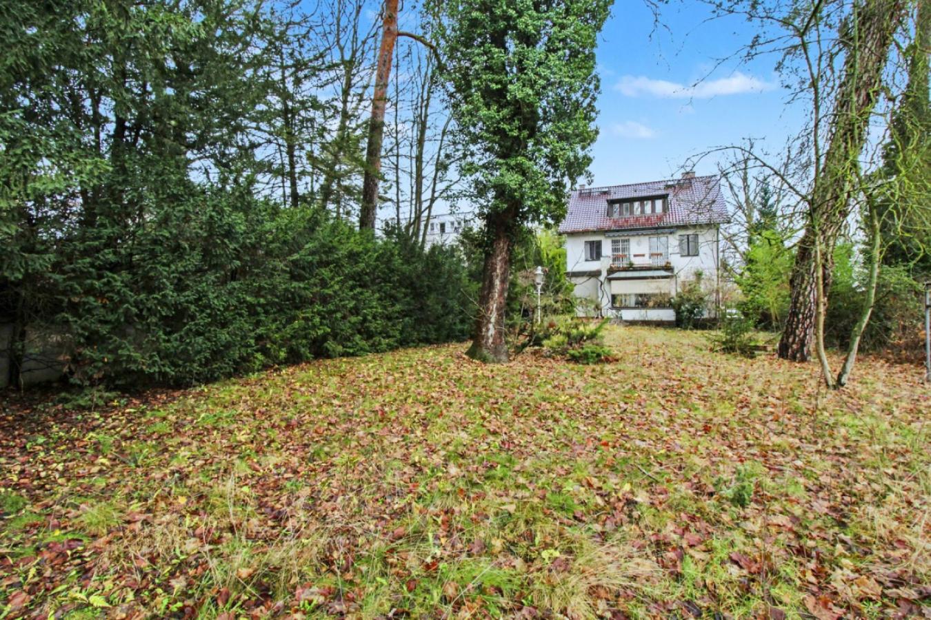 Grundstück mit Altbestand