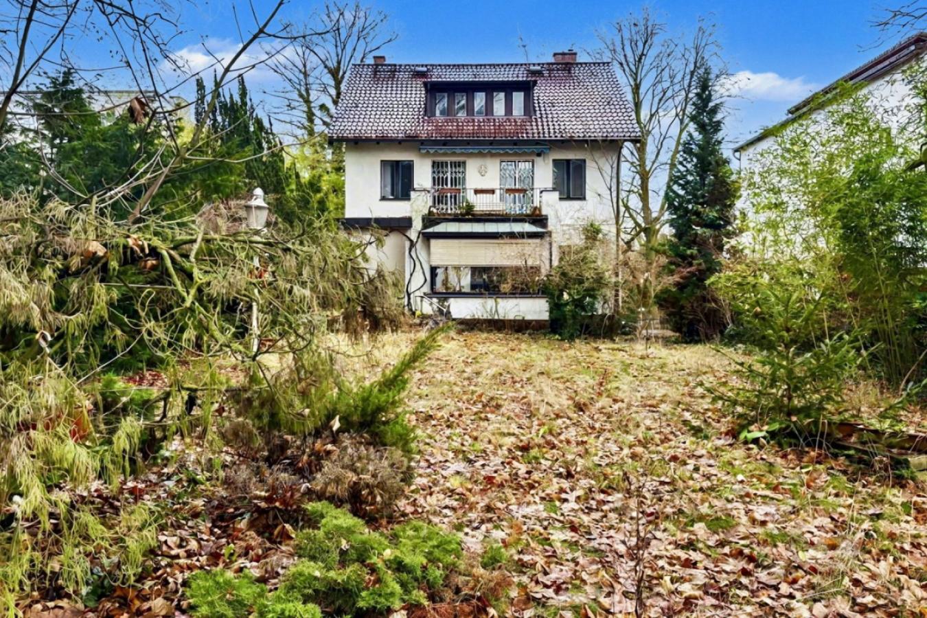 Grundstück mit Altbestand