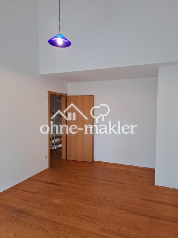 OG Zimmer 1 mit Balkonzugang