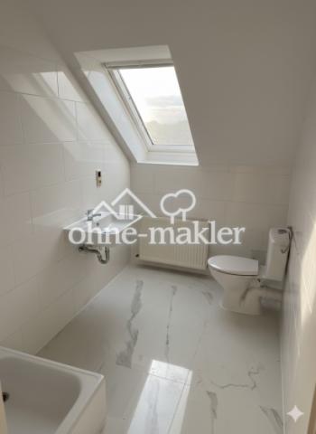 frisch saniertes Badezimmer