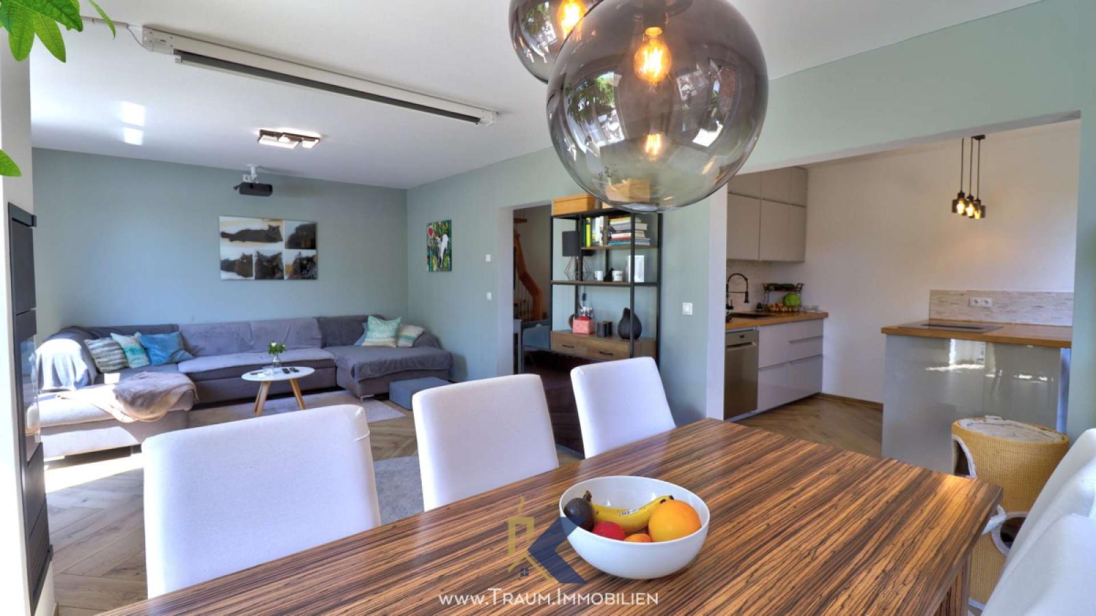 Wohnbereich + Küche Haupthaus