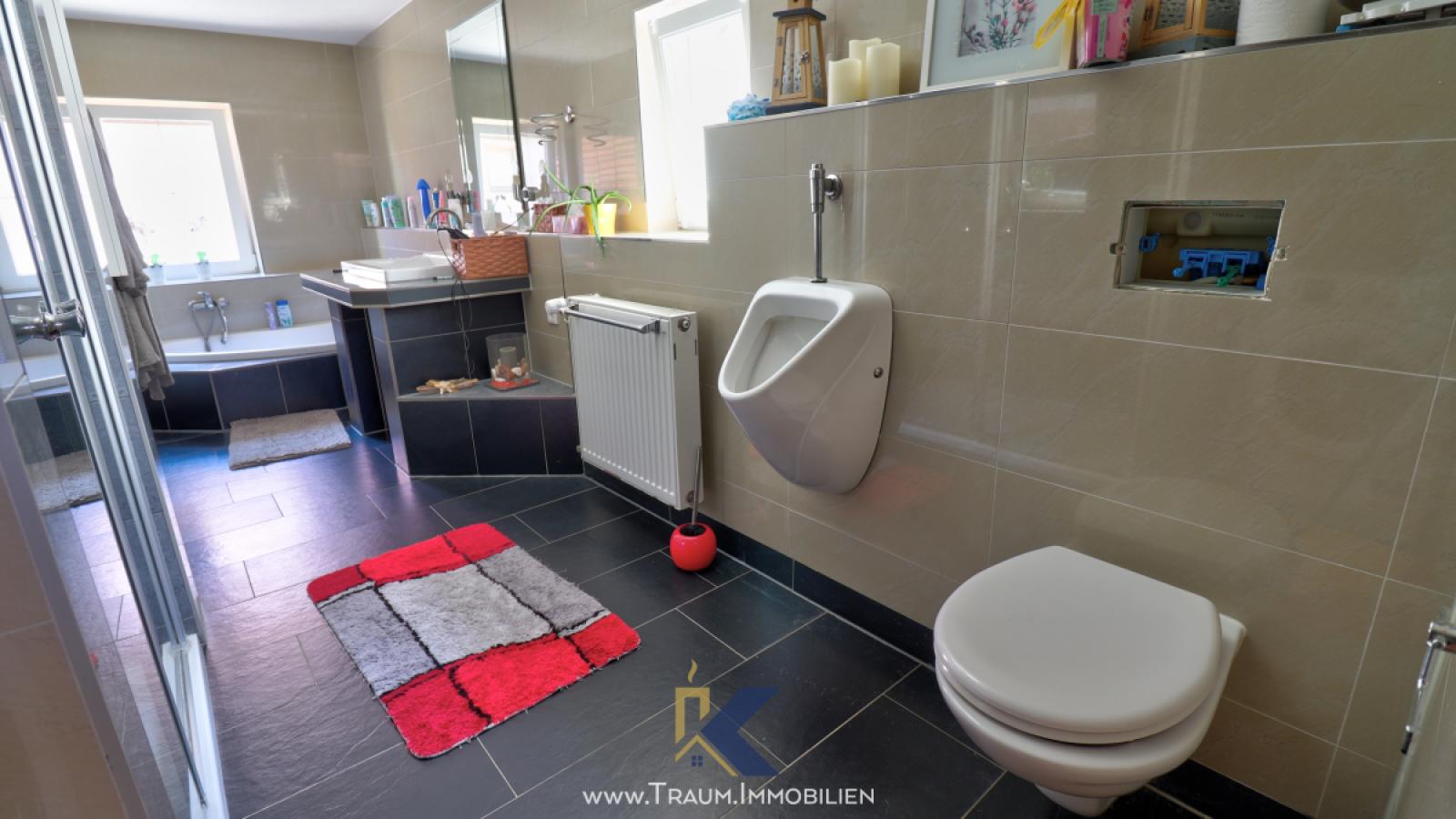 Badezimmer EG Vorderhaus