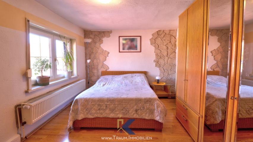 Schlafzimmer 1.OG Vorderhaus