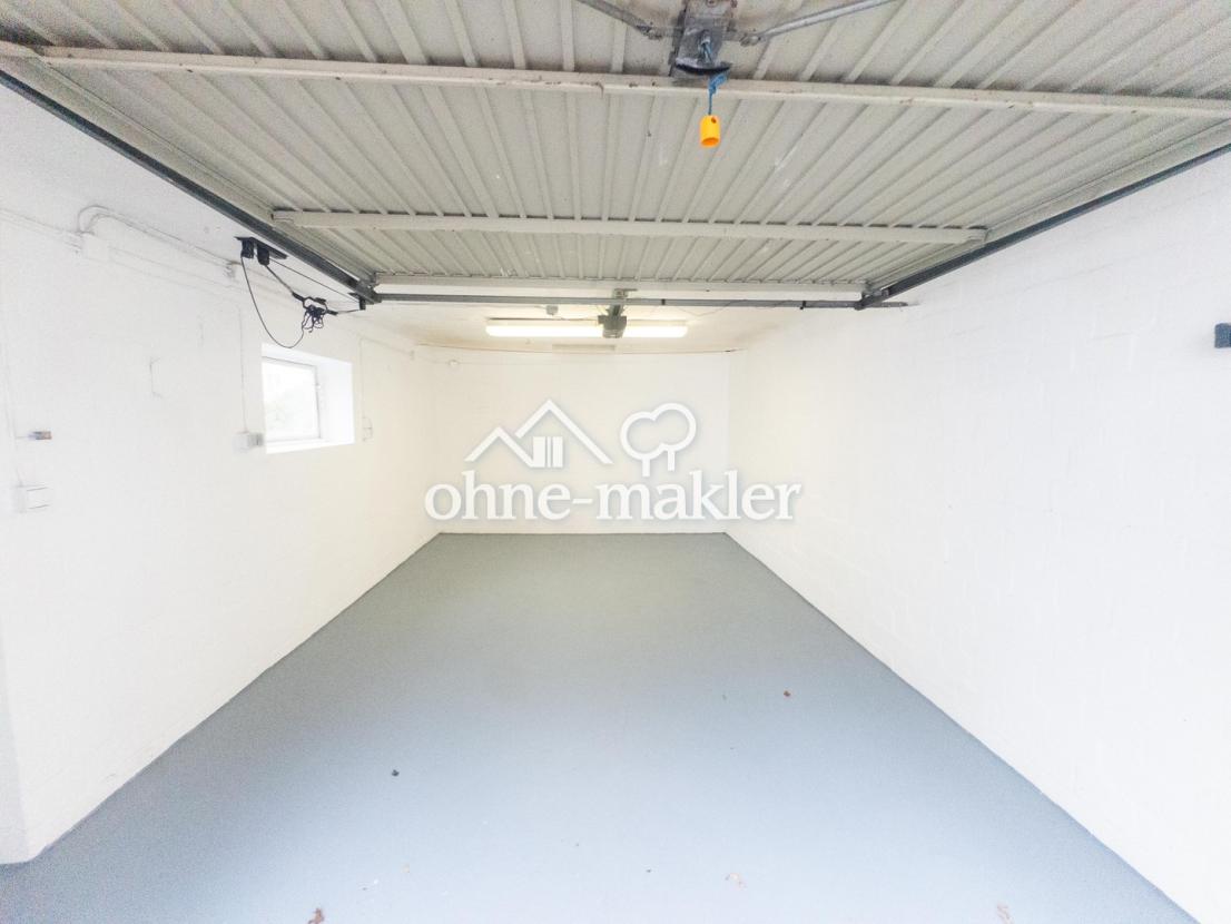 Große Garage mit Hauszugang