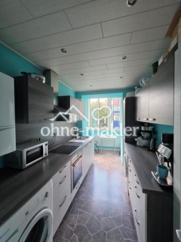 Küche mit Einbauküche