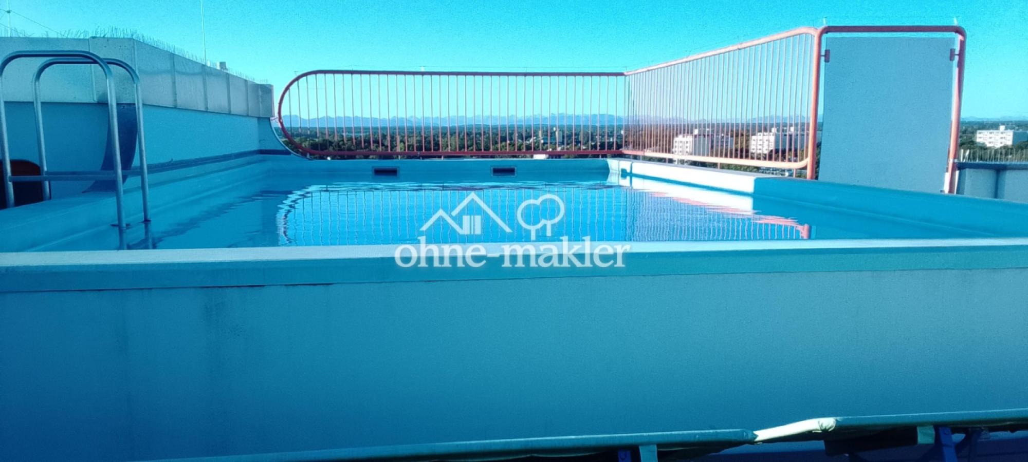 Schwimmbad auf dem Dach