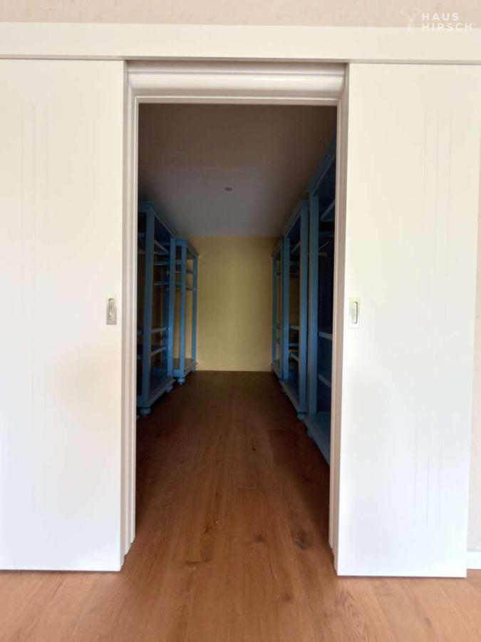 2.OG-Begehbarer Umkleideraum