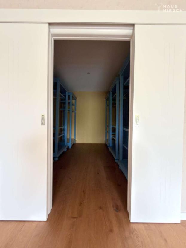 2.OG-Begehbarer Umkleideraum