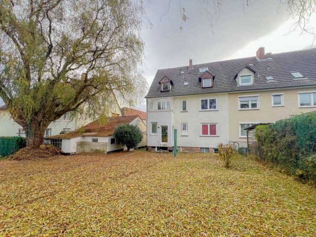 Gebäude-/Gartenansicht Herbst