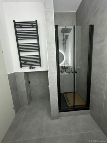 Mit ebenerdiger Dusche
