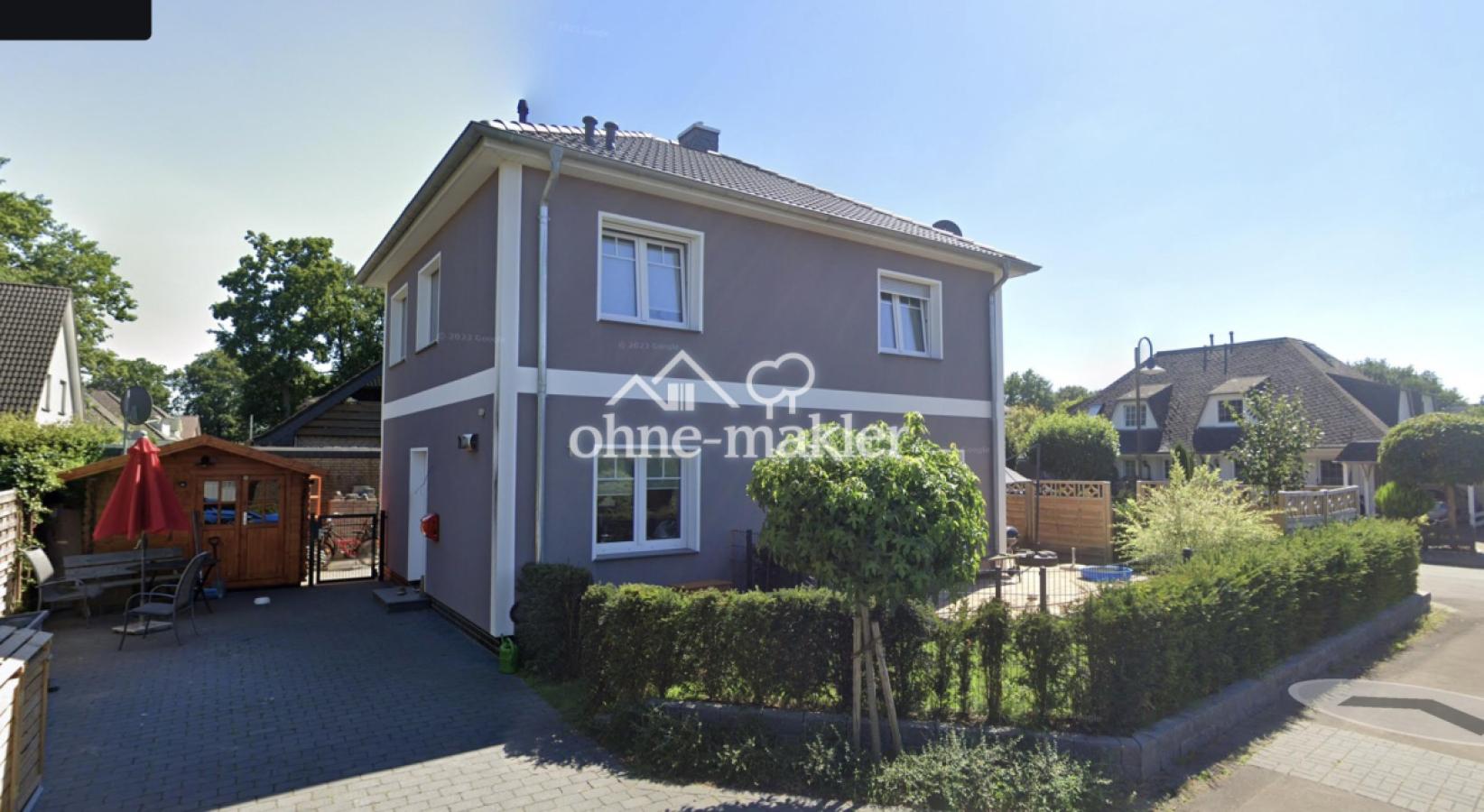 Eingangsbereich und Zufahrt