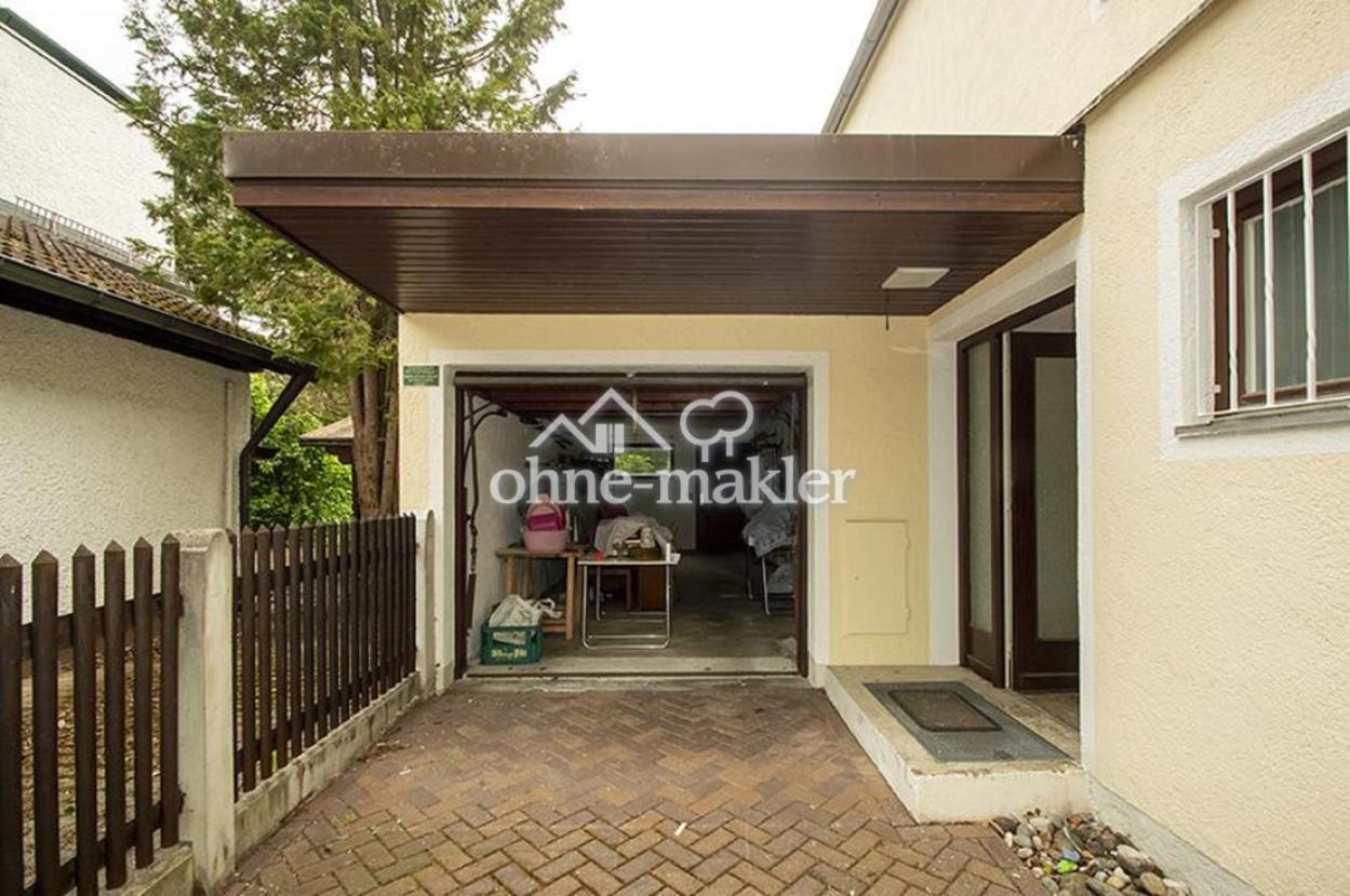 Garage und Stellplatz