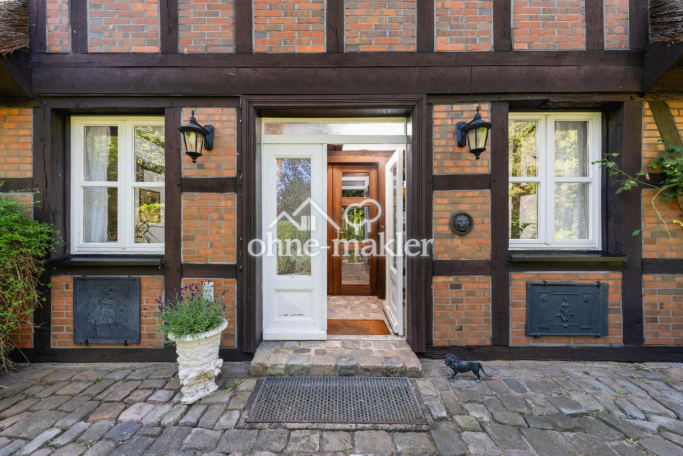 Entrée zum Wohnhaus