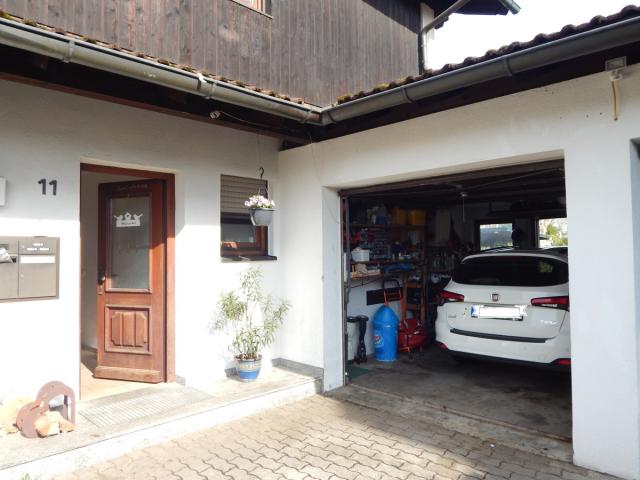 Eingang und Garage