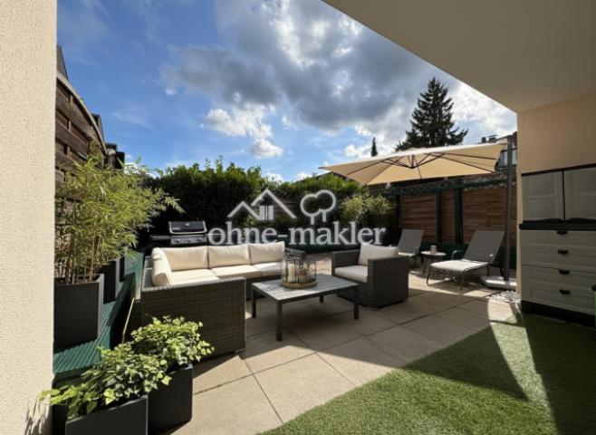 Terrasse 1 (KI möbliert)