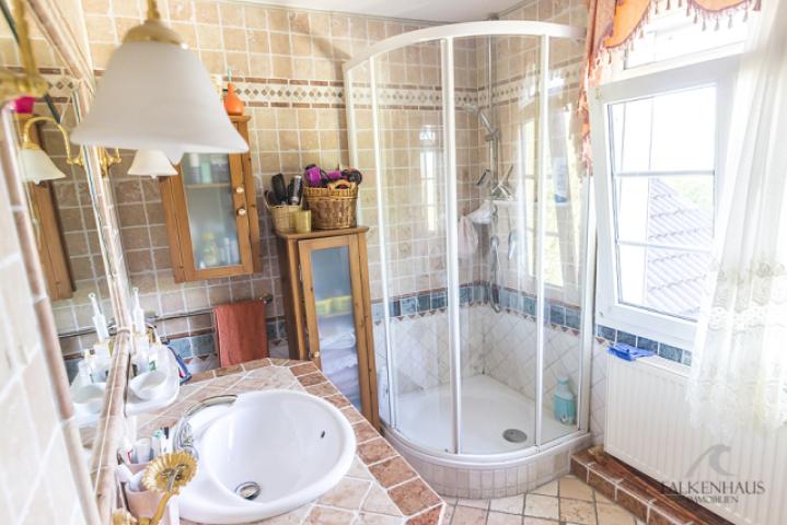 1. OG Baderaum weitere Ansicht