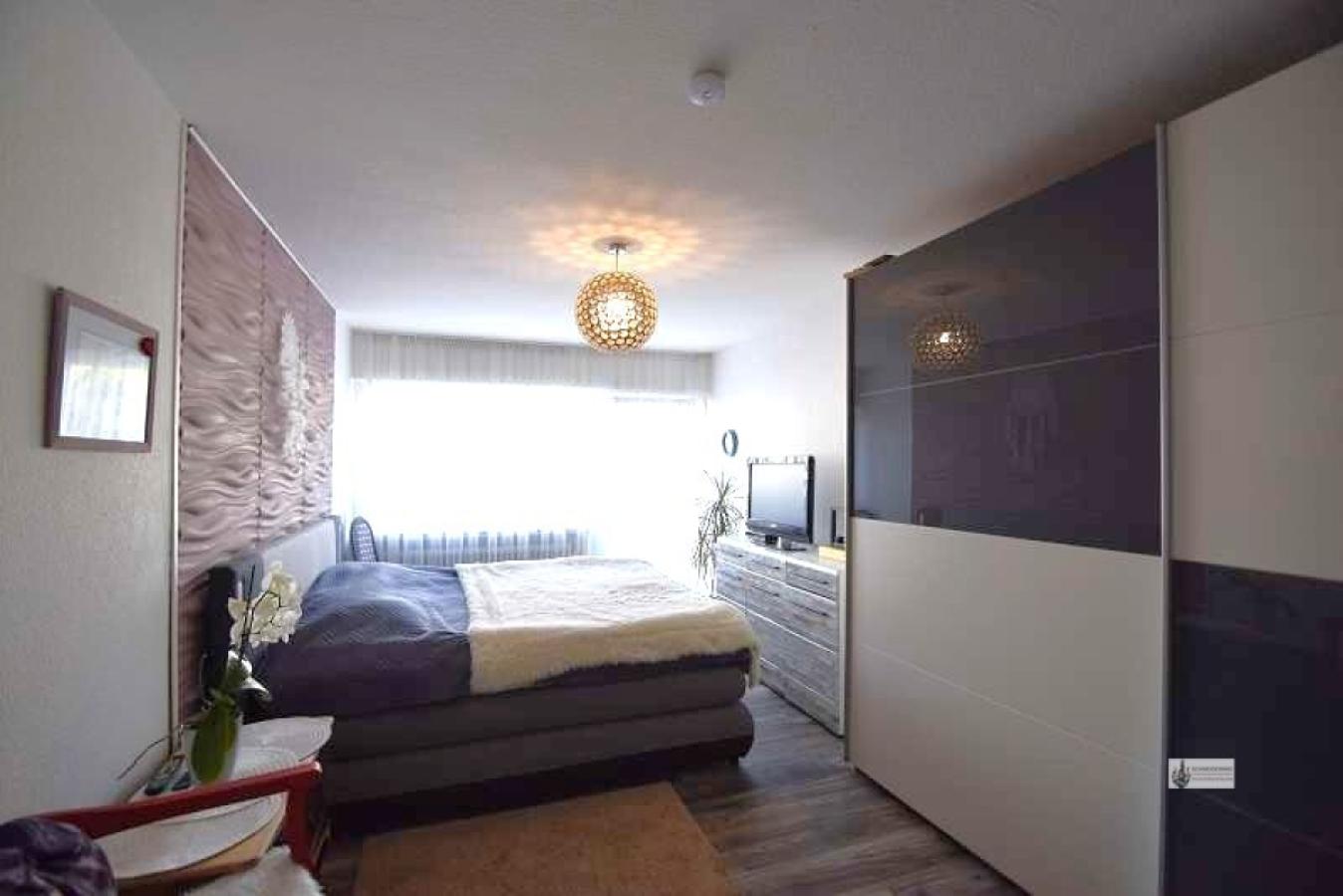 14 Elternschlafzimmer mit Gartenzugang