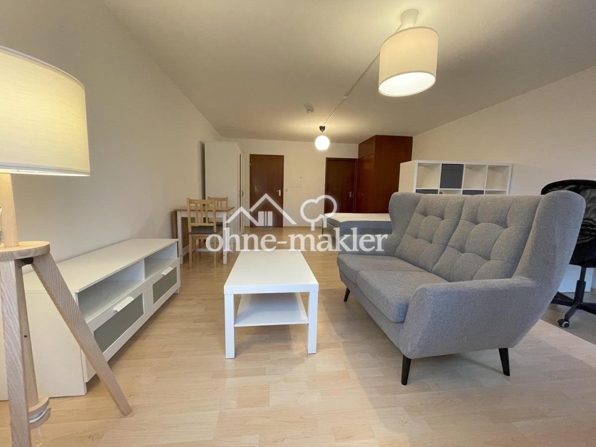 Zimmer Richtung Küche und Bad