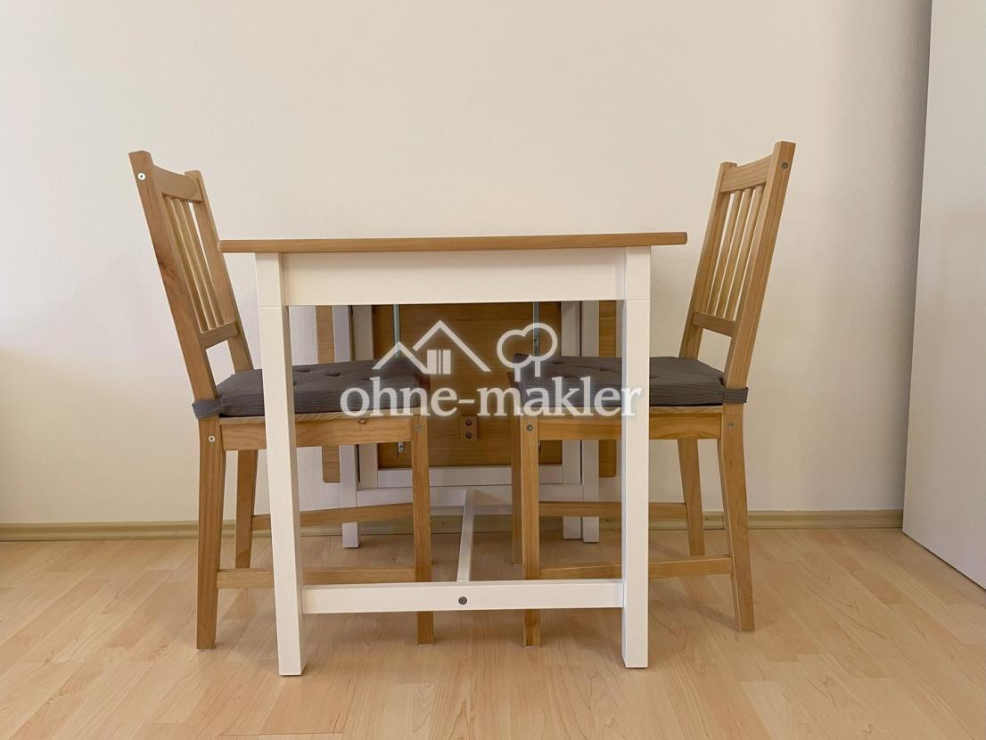 Essbereich-eingeklappter Tisch