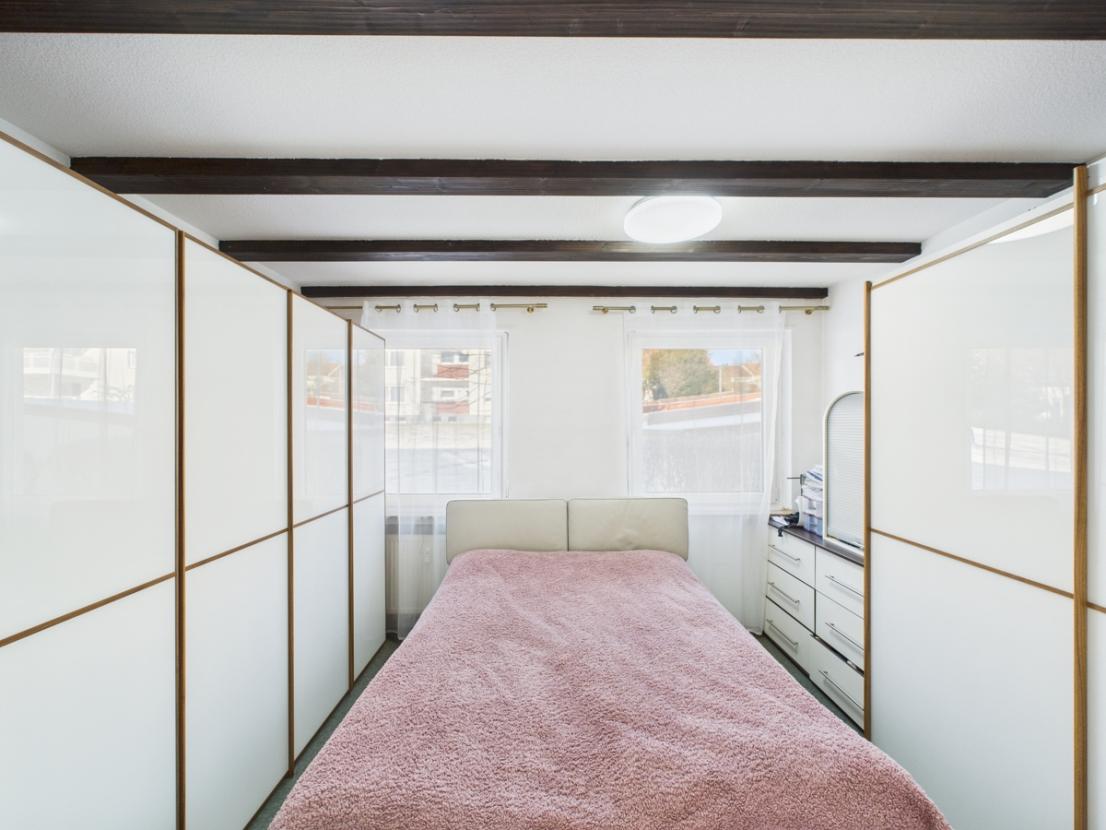 Schlafzimmer 1